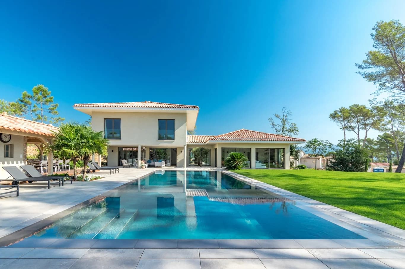 Villa Style rear exterior with infinity pool, Tourrettes, French Riviera, France